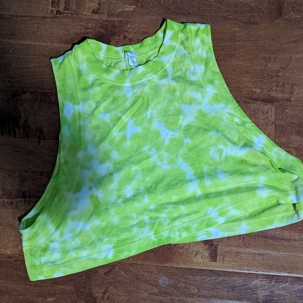 Lululemon cropped tank size 4